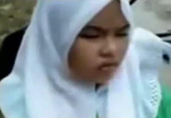 Bokep Jilbab SMP Mesum Berhijab Tapi Bejad - VIDEOMESUM